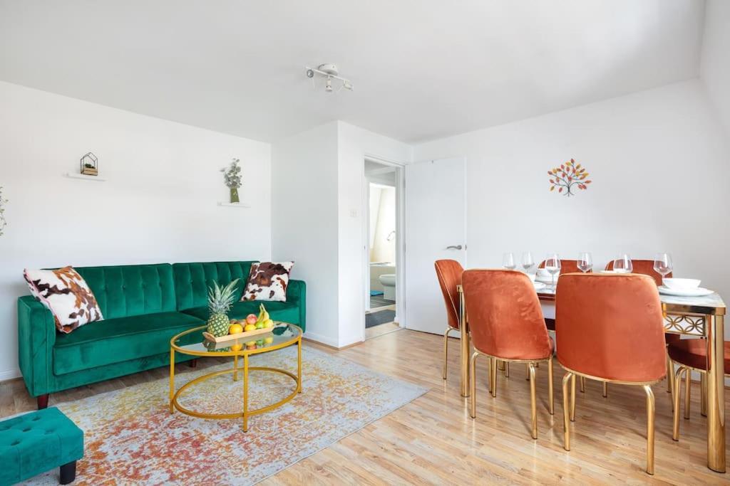 Bright N' Charming Air Conditioned Two Bed In Heart Of Londres Exterior foto